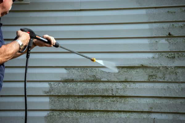 Vinyl Siding Power Washing in Nokomis