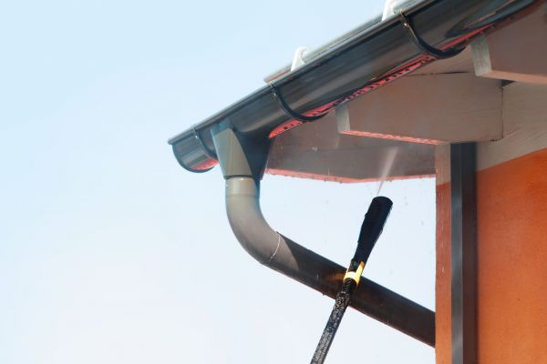 Eaves Power Washing in Nokomis